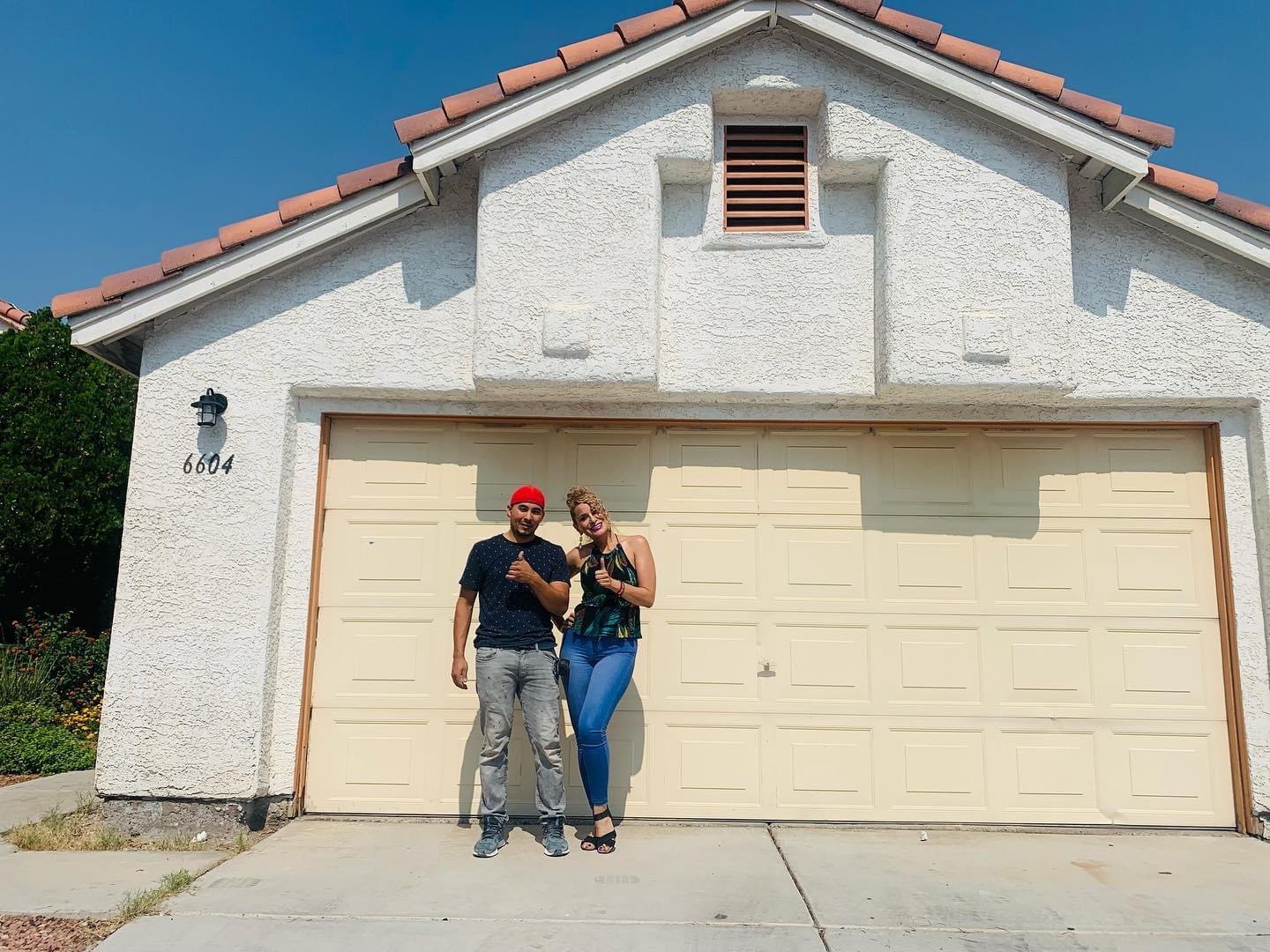 Familia buscando casa